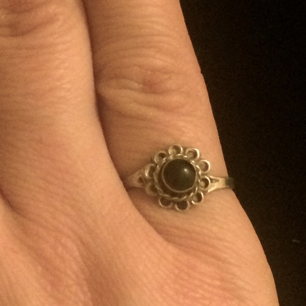 Size 6 Black Onyx And Silver Vintage 1970’s Ring